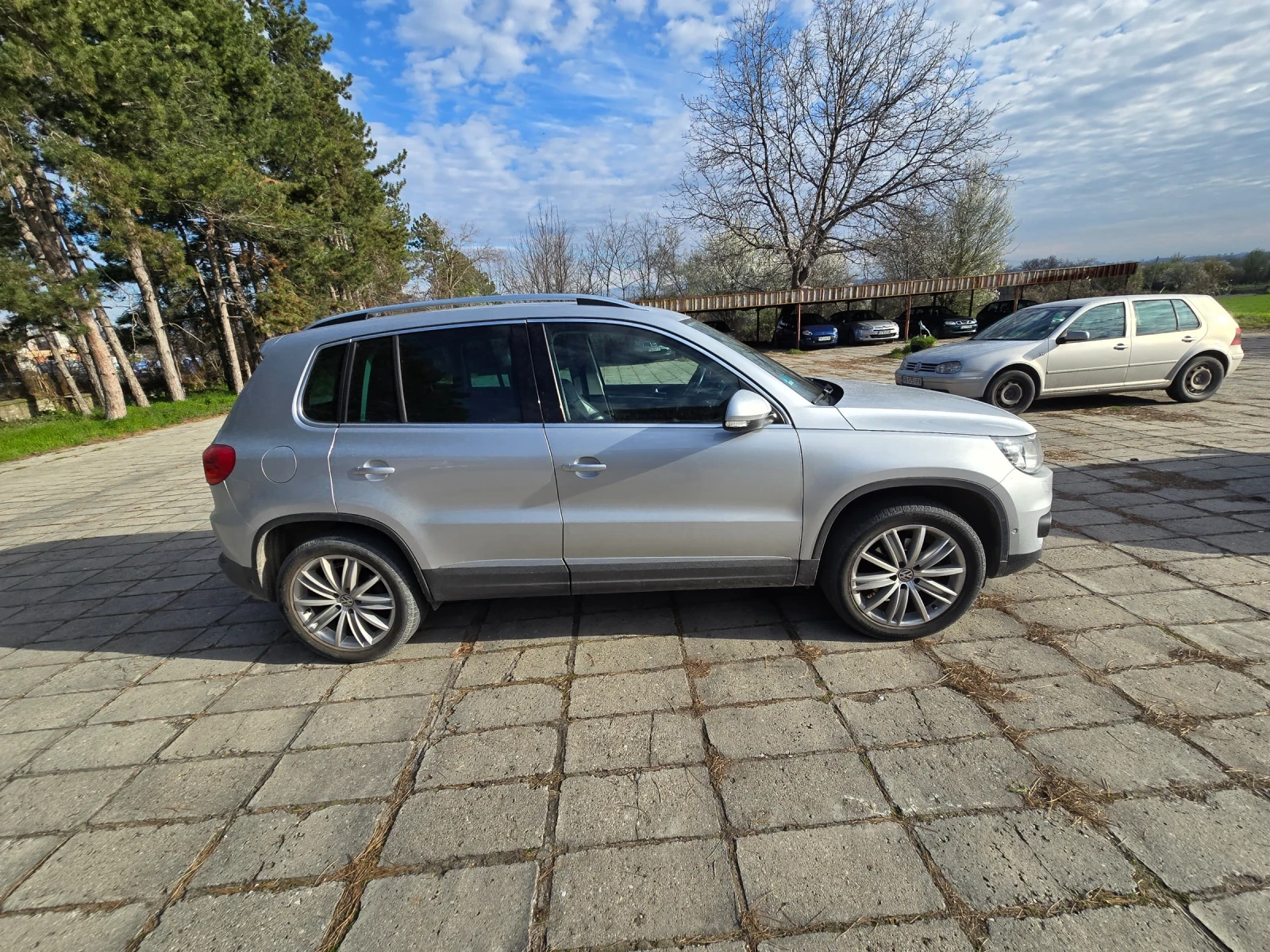 VW Tiguan 2.0 TDI АВОМАТ ПАНОРАМА, снимка 4 - Автомобили и джипове - 54043990
