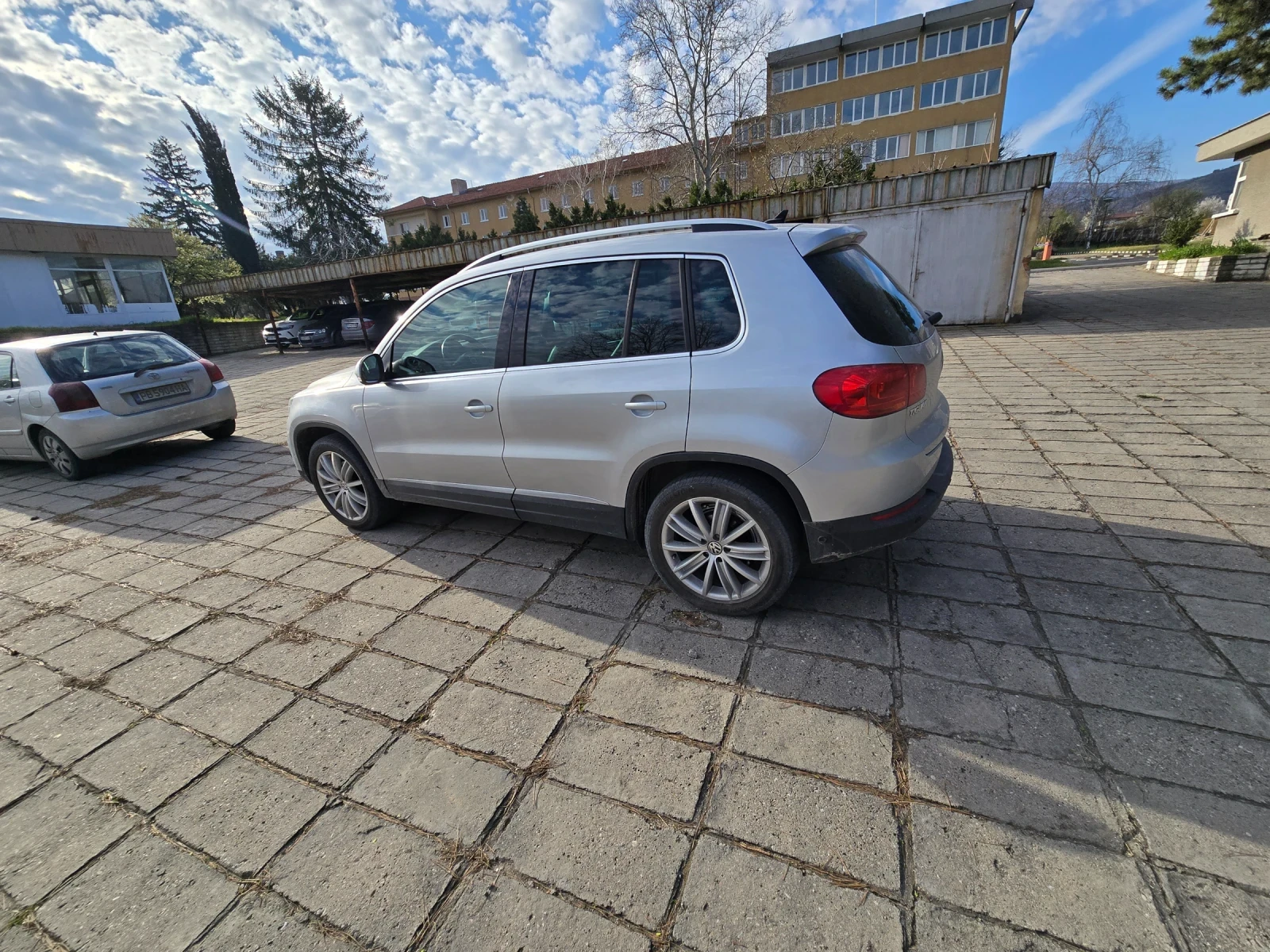 VW Tiguan 2.0 TDI АВОМАТ ПАНОРАМА, снимка 5 - Автомобили и джипове - 54043990