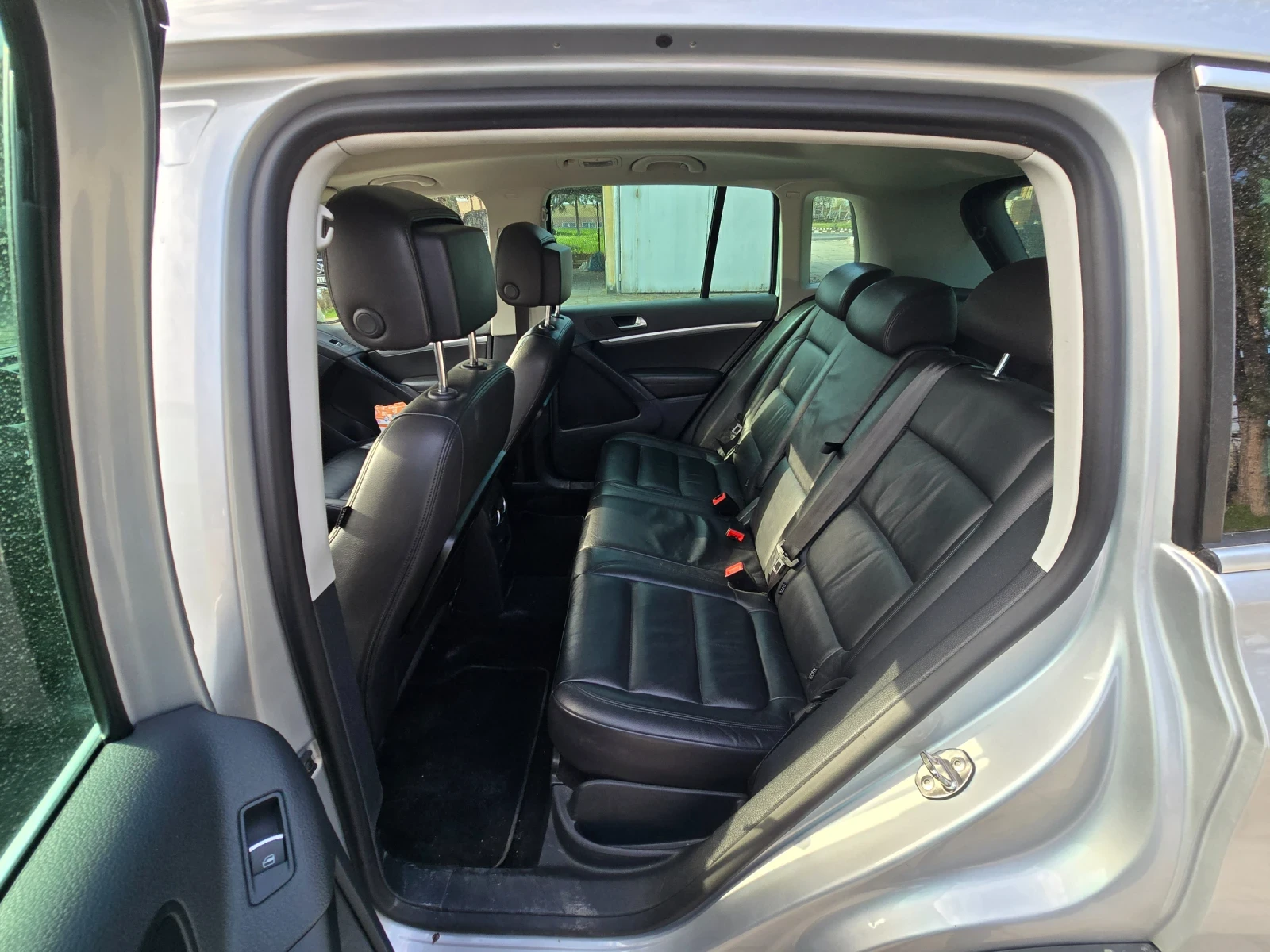 VW Tiguan 2.0 TDI АВОМАТ ПАНОРАМА, снимка 8 - Автомобили и джипове - 54043990