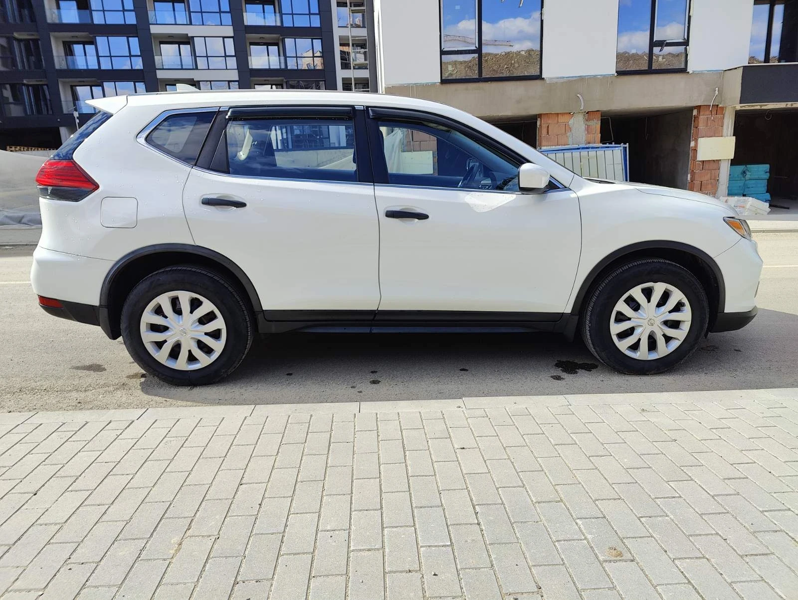 Nissan Rogue AWD, снимка 4 - Автомобили и джипове - 54176031