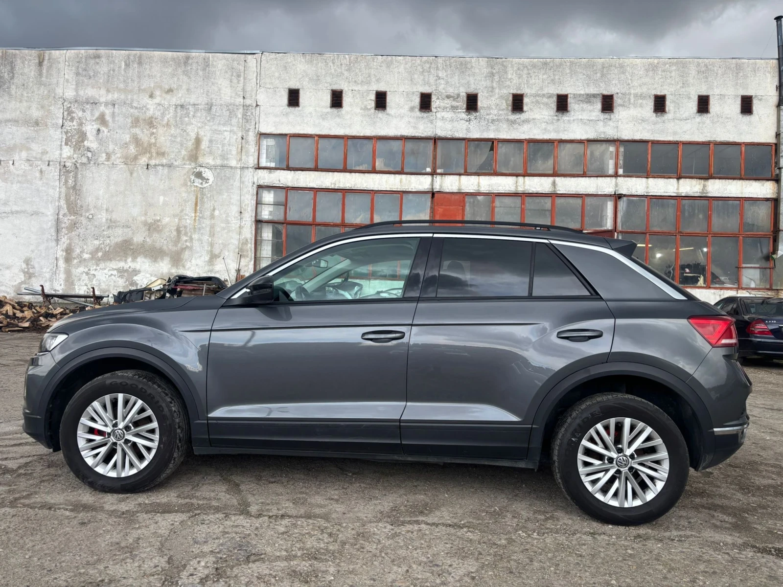VW T-Roc Full Led, Печка, снимка 2 - Автомобили и джипове - 54662729