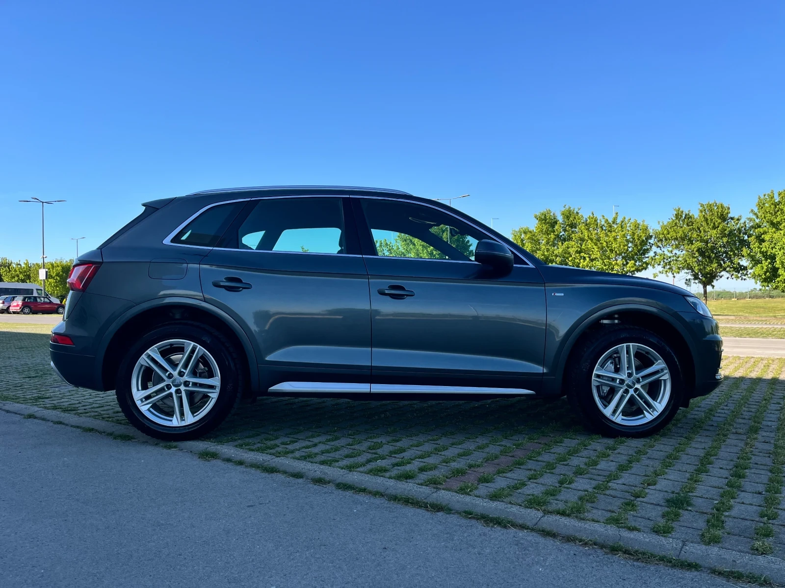 Audi Q5 2, 0TDI-190k.c/S Line/DIGITAL/LED/КАМЕРА/ПОДГРЕВ!!, снимка 6 - Автомобили и джипове - 54568716