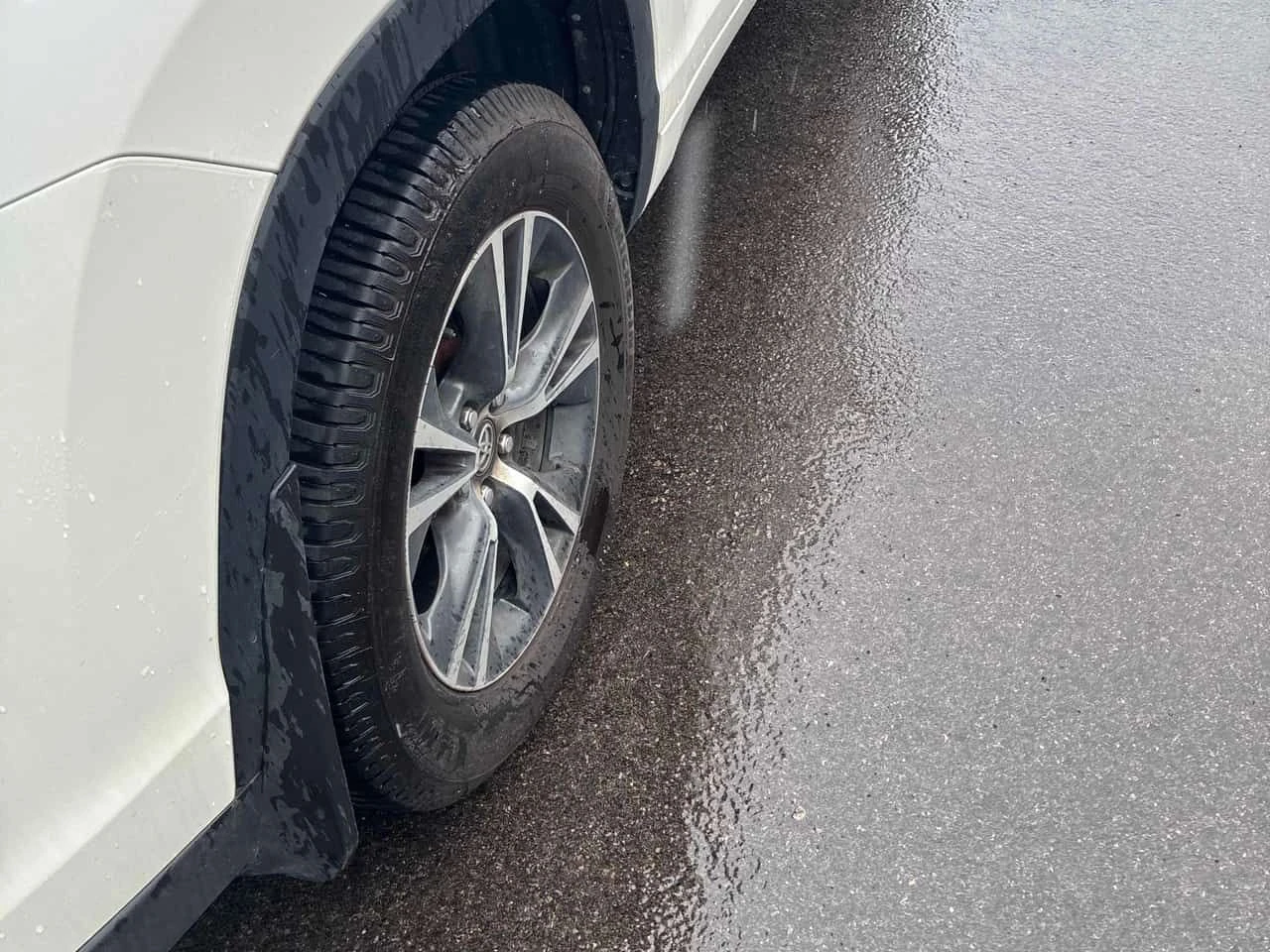 Toyota Highlander * LE * CARFAX * АВТОКРЕДИТ БЕЗ ПЪРВОНАЧАЛНА ВНОСКА, снимка 12 - Автомобили и джипове - 54858653