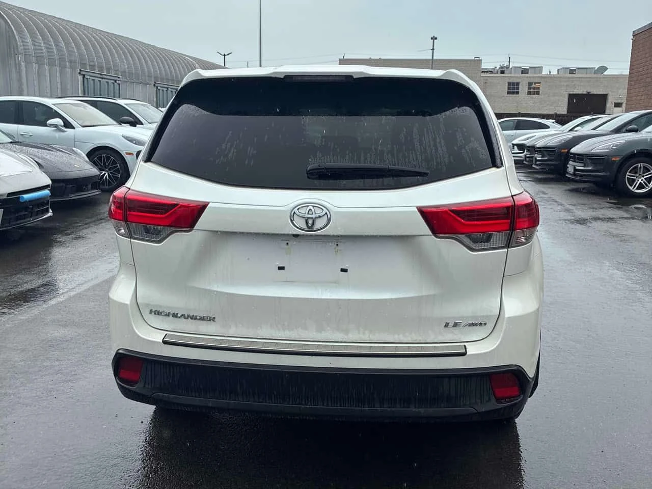 Toyota Highlander * LE * CARFAX * АВТОКРЕДИТ БЕЗ ПЪРВОНАЧАЛНА ВНОСКА, снимка 4 - Автомобили и джипове - 54858653