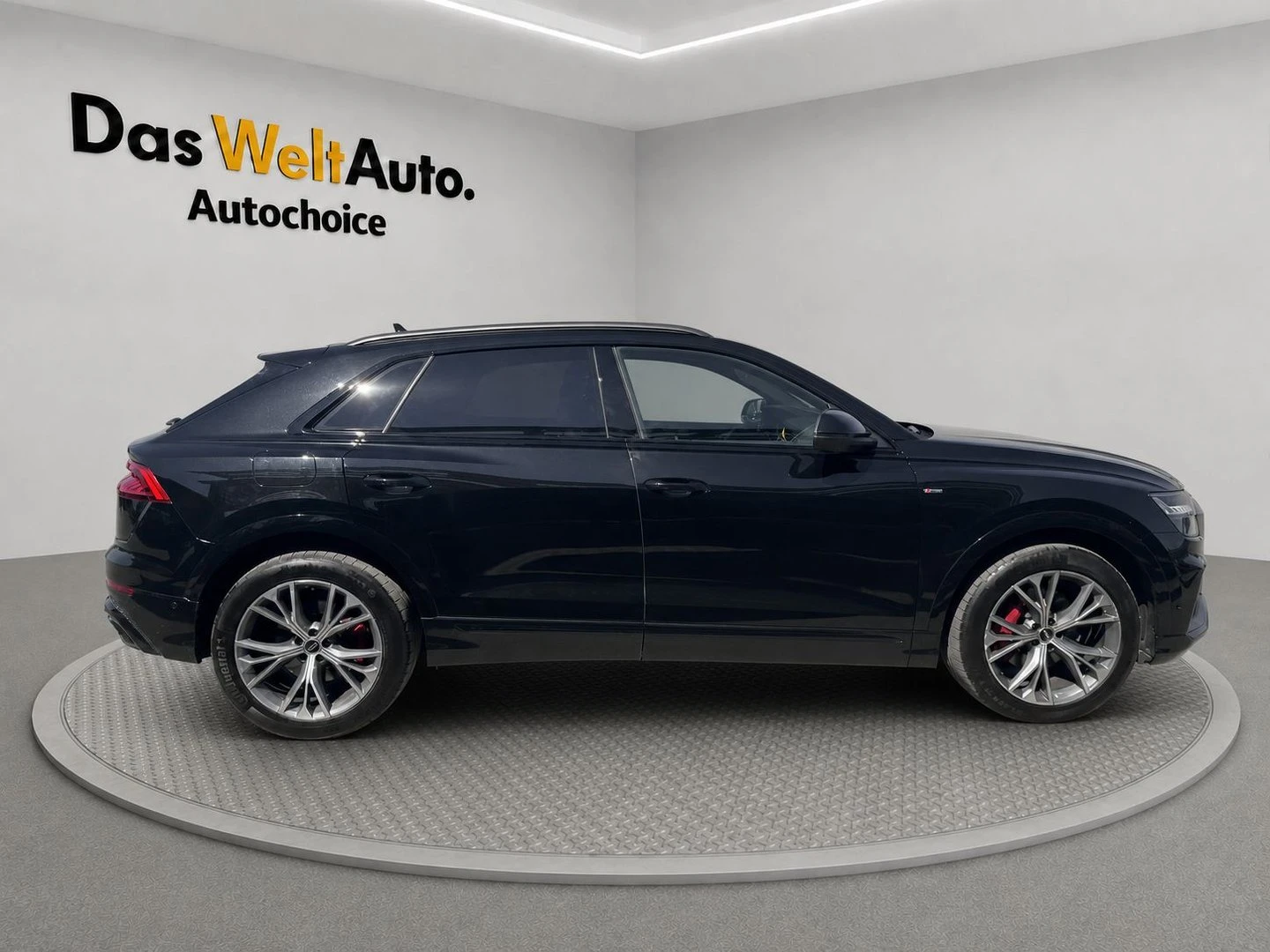 Audi Q8, снимка 4 - Автомобили и джипове - 56420457