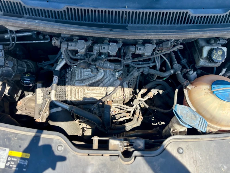 VW Caravelle 2.0TDI 204k CARAVELLE XL TOP, снимка 17 - Бусове и автобуси - 51806138