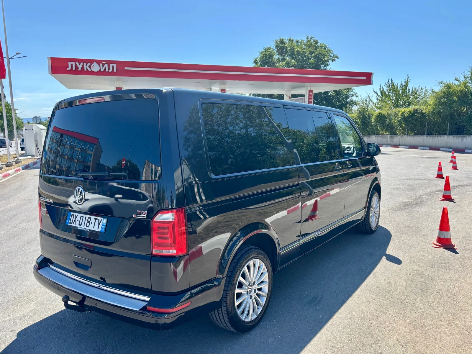 VW Caravelle 2.0TDI 204k CARAVELLE XL TOP - изображение 4