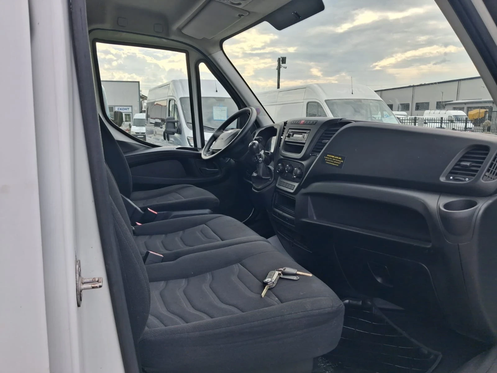 Iveco 35s15 2.3 150 кс на възглавници италия, снимка 11 - Бусове и автобуси - 55148551