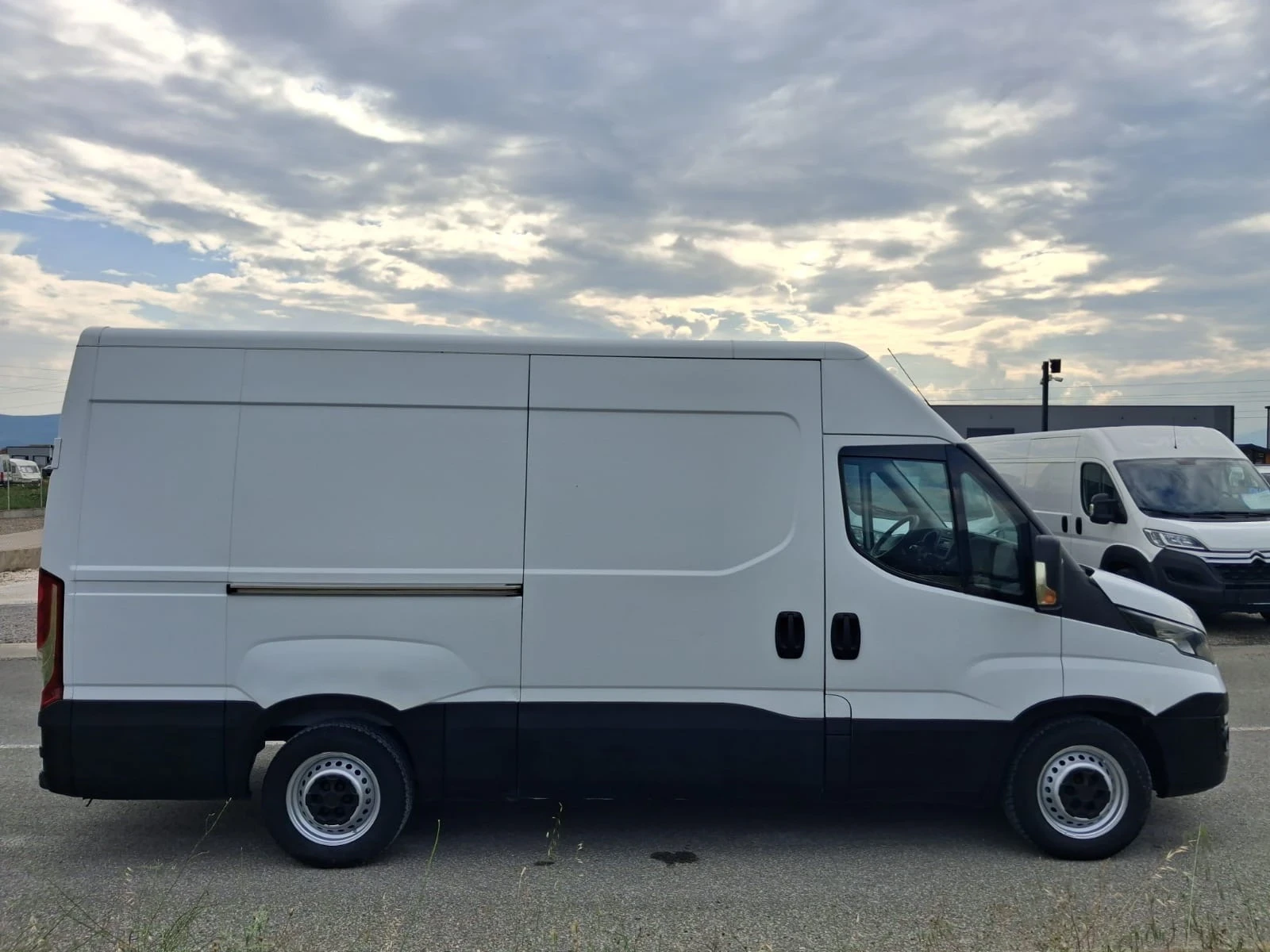 Iveco 35s15 2.3 150 кс на възглавници италия, снимка 4 - Бусове и автобуси - 55148551