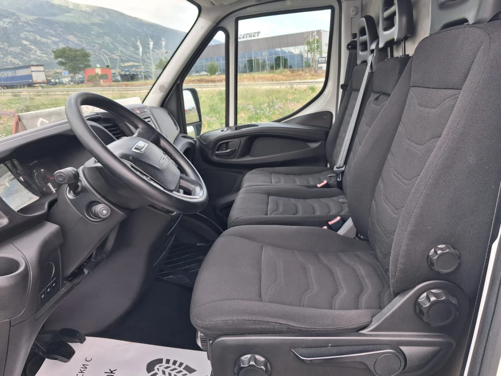 Iveco 35s15 2.3 150 кс на възглавници италия, снимка 12 - Бусове и автобуси - 55148551