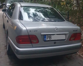 Mercedes-Benz E 220, снимка 11