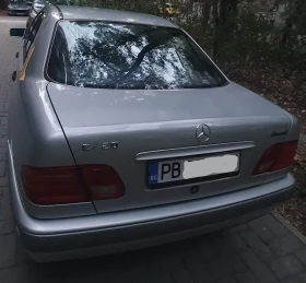 Mercedes-Benz E 220, снимка 12