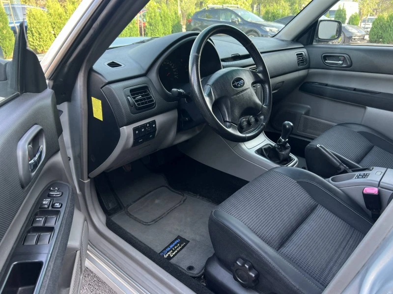 Subaru Forester 2.0  Турбо, снимка 10 - Автомобили и джипове - 46777769