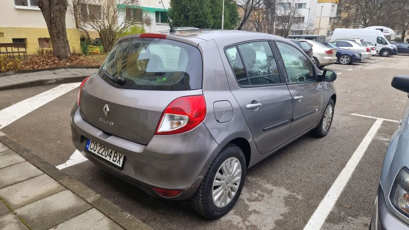 Renault Clio Facelift 1.2, снимка 5 - Автомобили и джипове - 48301076