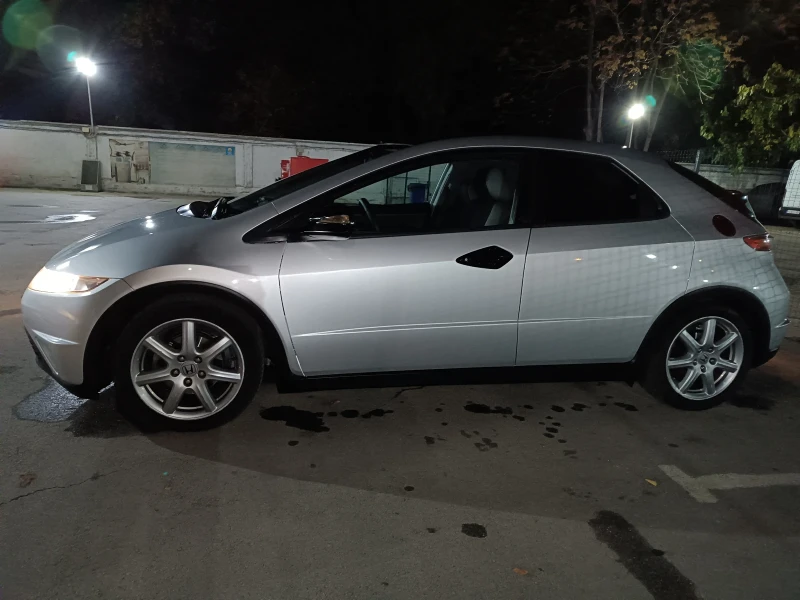 Honda Civic, снимка 2 - Автомобили и джипове - 49017444