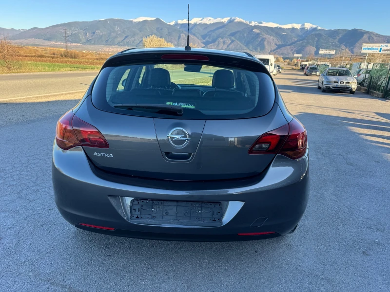 Opel Astra 1.6i Cosmo, снимка 5 - Автомобили и джипове - 49577271