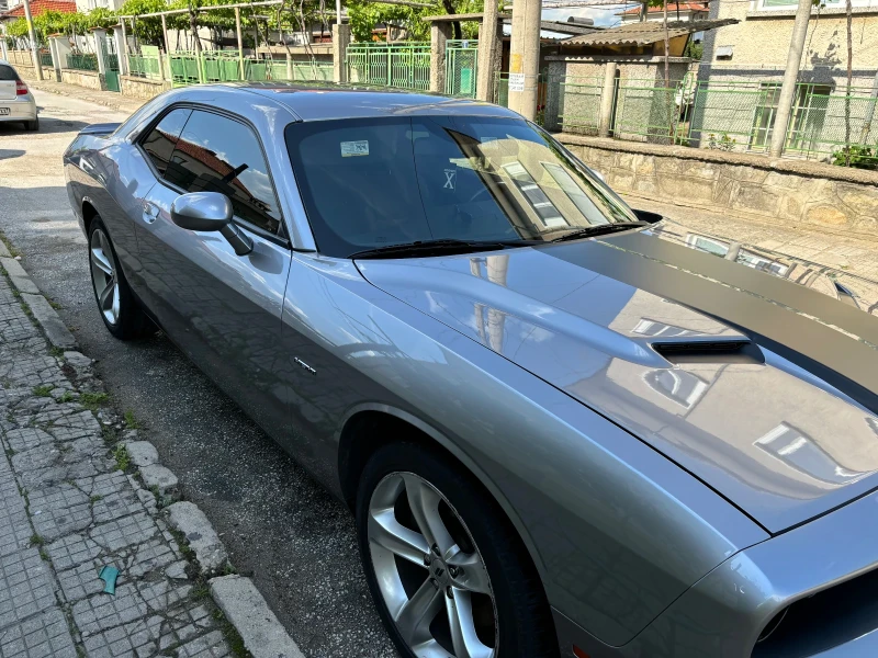 Dodge Challenger 5.7 HEMI R/T, снимка 3 - Автомобили и джипове - 52530419