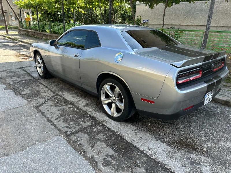 Dodge Challenger 5.7 HEMI R/T, снимка 2 - Автомобили и джипове - 52530419