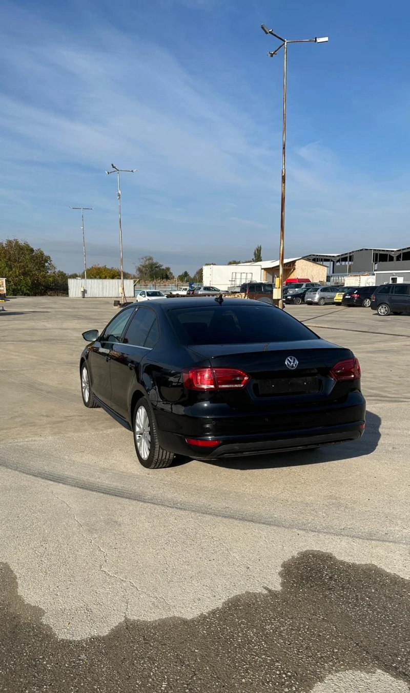 VW Jetta, снимка 6 - Автомобили и джипове - 52139134