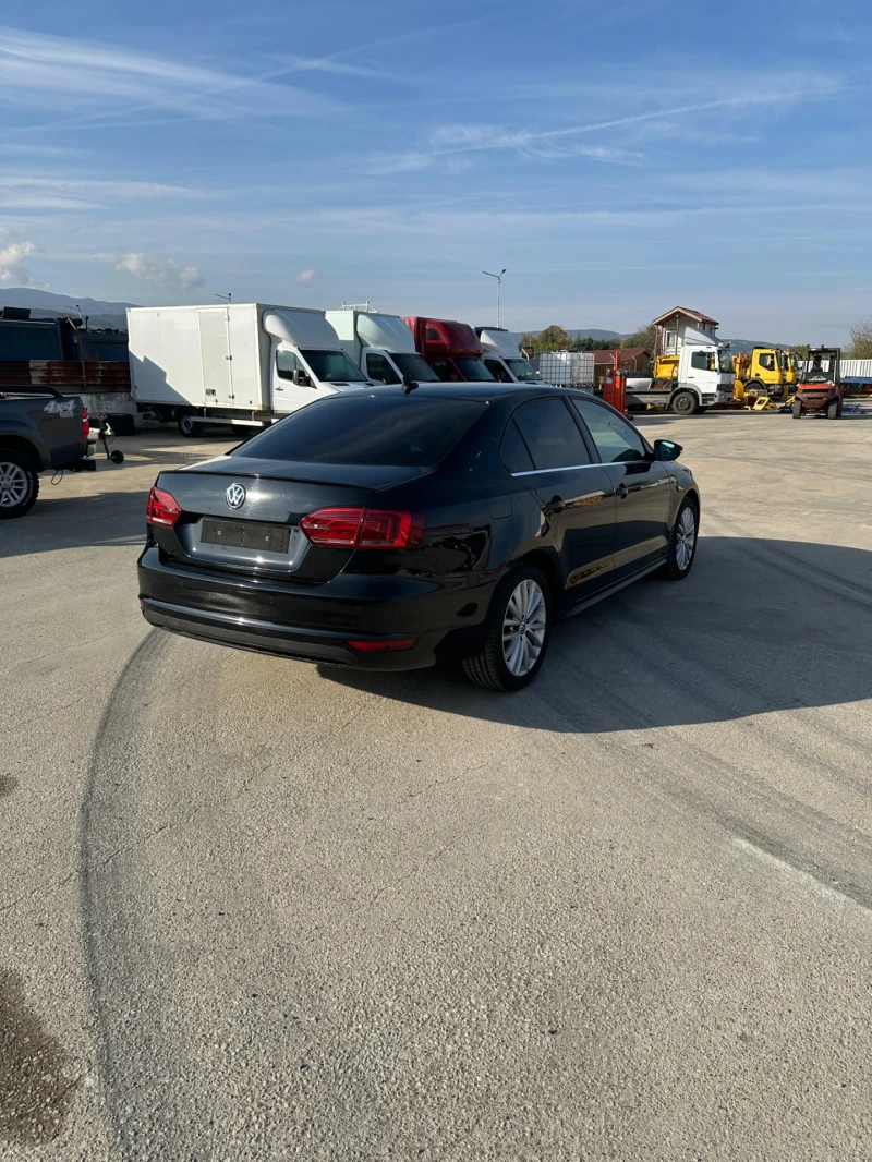 VW Jetta, снимка 5 - Автомобили и джипове - 52139134