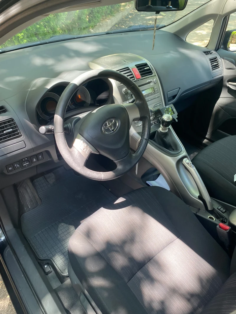 Toyota Auris 1.4  6 СК / Подгрев/ Печка, снимка 5 - Автомобили и джипове - 53512339