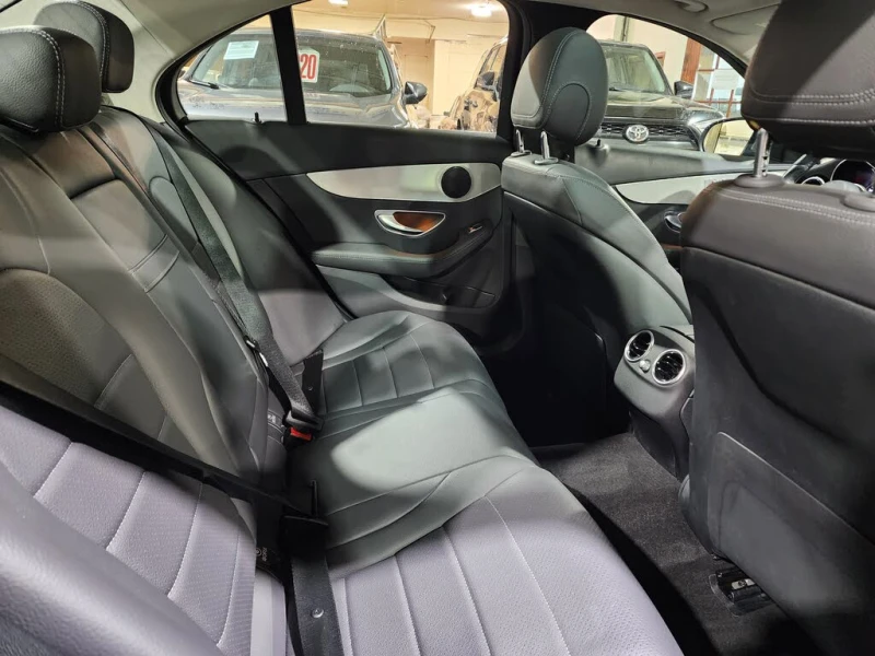 Mercedes-Benz C 300 4 MATIC * АвтоКредит(ЦЕНА ДО БГ), снимка 16 - Автомобили и джипове - 53566303
