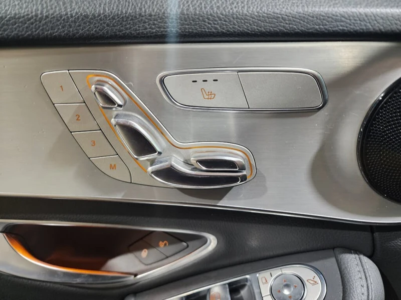 Mercedes-Benz C 300 4 MATIC * АвтоКредит(ЦЕНА ДО БГ), снимка 13 - Автомобили и джипове - 53566303