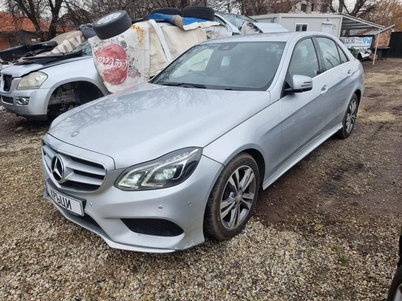 Mercedes-Benz E 220 AMG пакет facelift , снимка 2 - Автомобили и джипове - 35896604