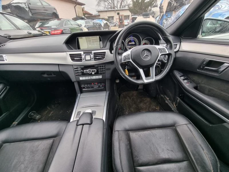 Mercedes-Benz E 220 AMG пакет facelift , снимка 10 - Автомобили и джипове - 35896604