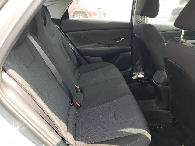 Hyundai Elantra 2.0L 4 Front-wheel Drive - изображение 3