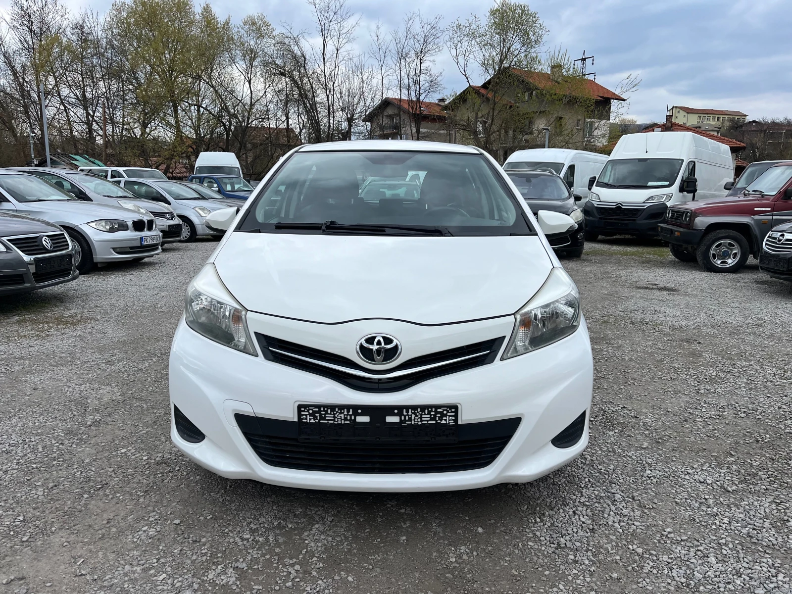 Toyota Yaris 1.4D-4D 90k c EURO 5B - изображение 3