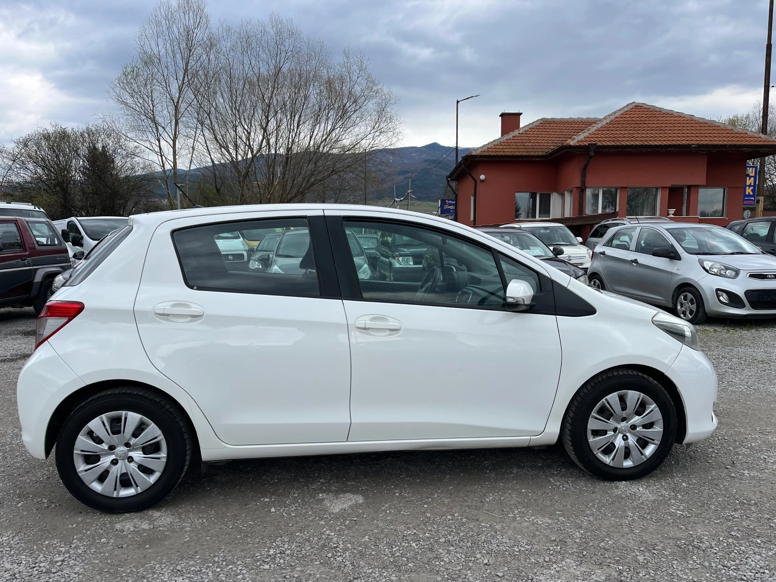 Toyota Yaris 1.4D-4D 90k c EURO 5B - изображение 7