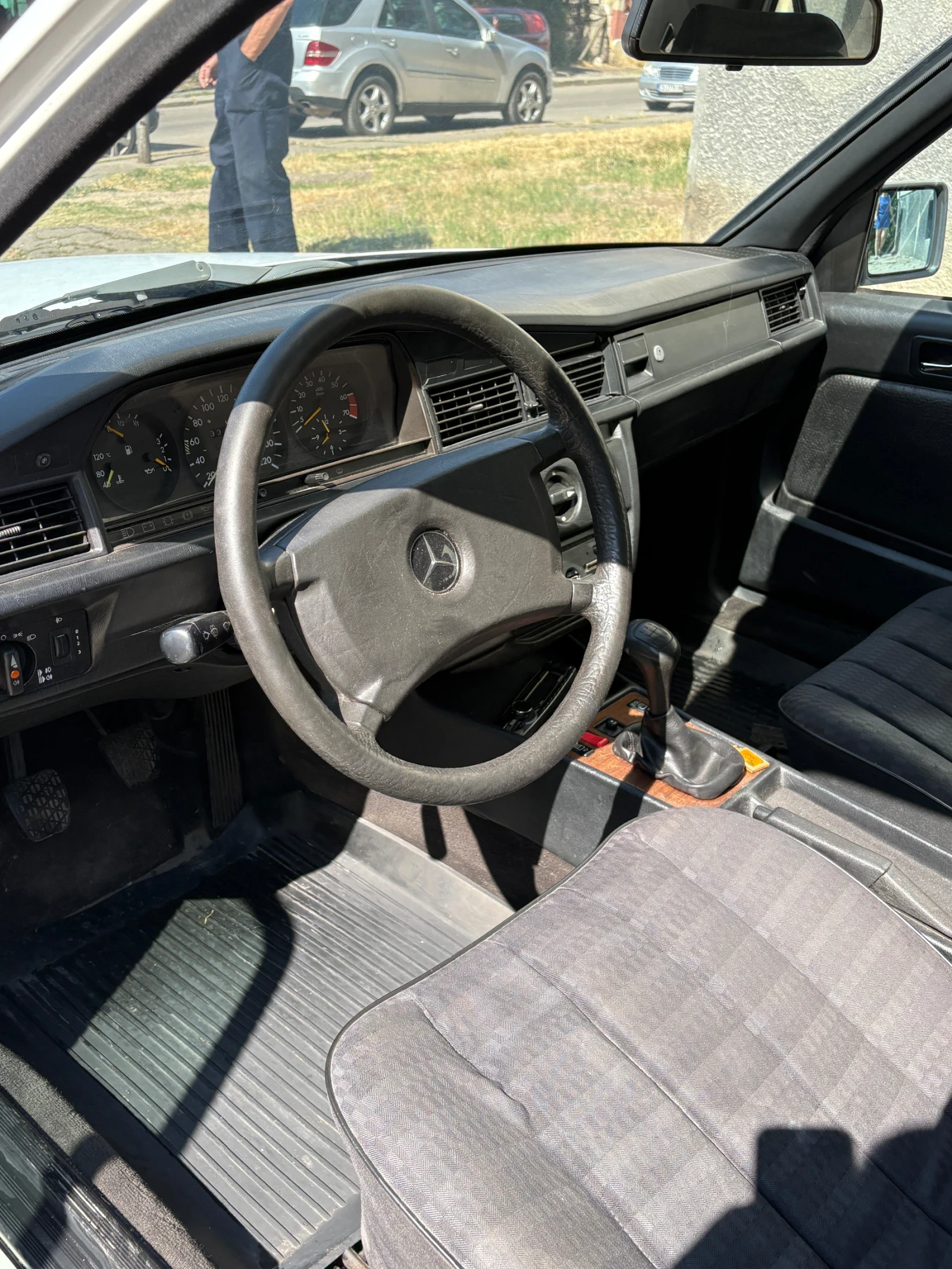 Mercedes-Benz 190  - изображение 7