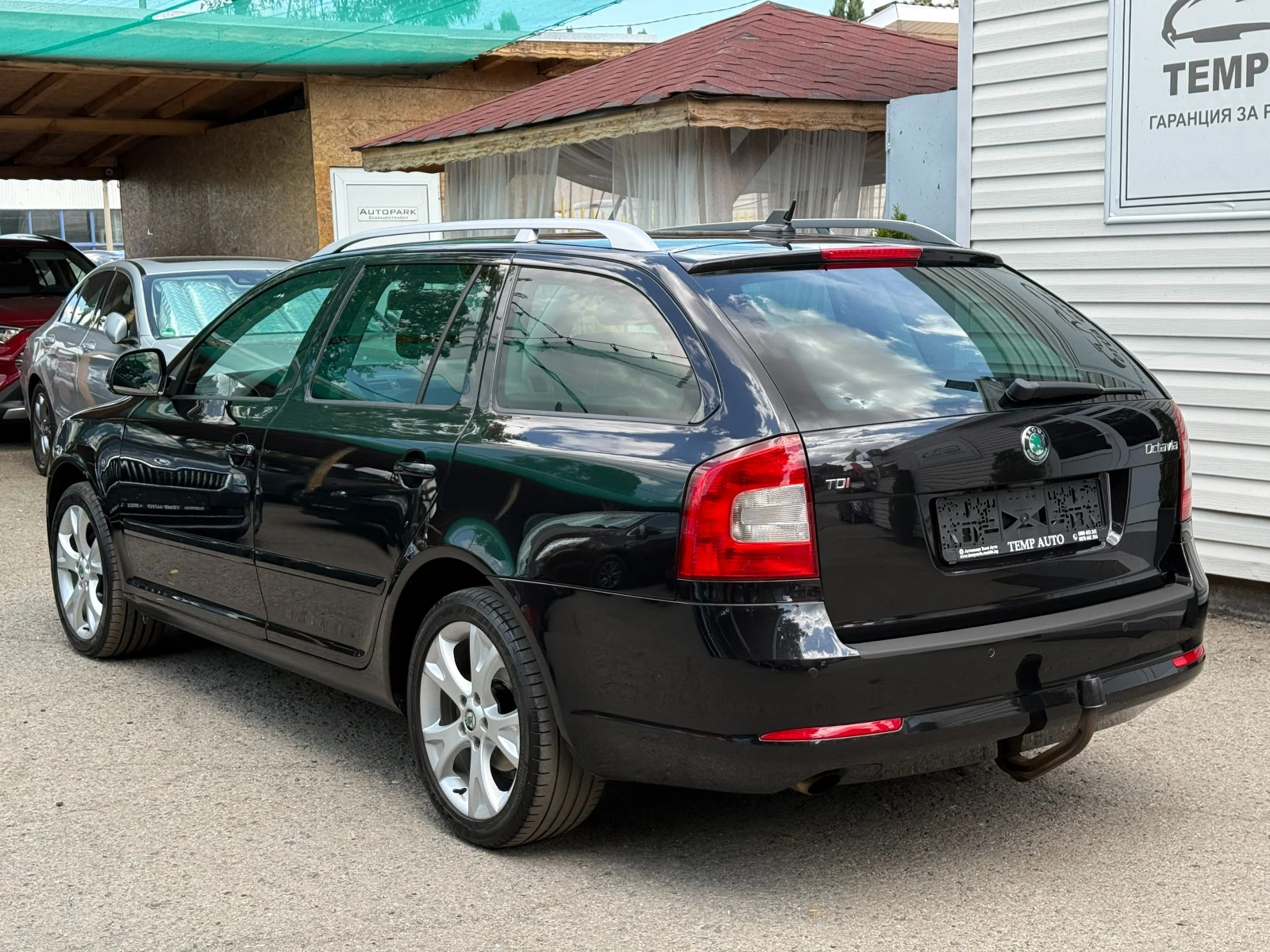 Skoda Octavia 2.0TDI* 140к.с* СЕРВИЗНА КНИЖКА С ПЪЛНА ИСТОРИЯ  - изображение 6