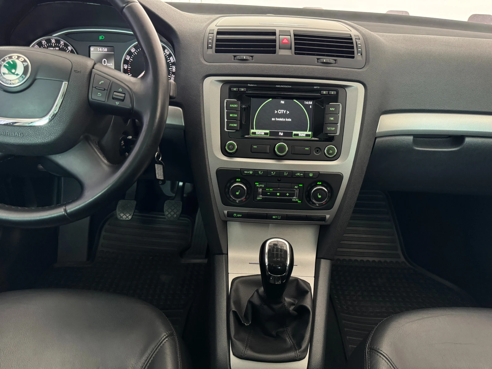 Skoda Octavia 2.0TDI* 140к.с* СЕРВИЗНА КНИЖКА С ПЪЛНА ИСТОРИЯ  - изображение 10