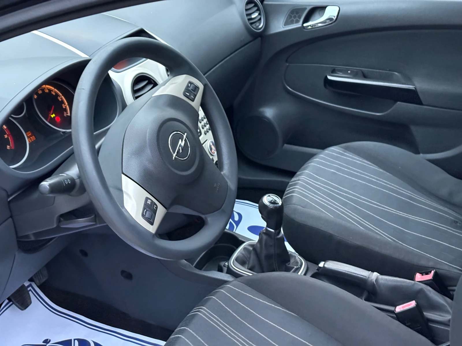 Opel Corsa 1.2 i 80 ps 2008 г | Mobile.bg — изображение 15