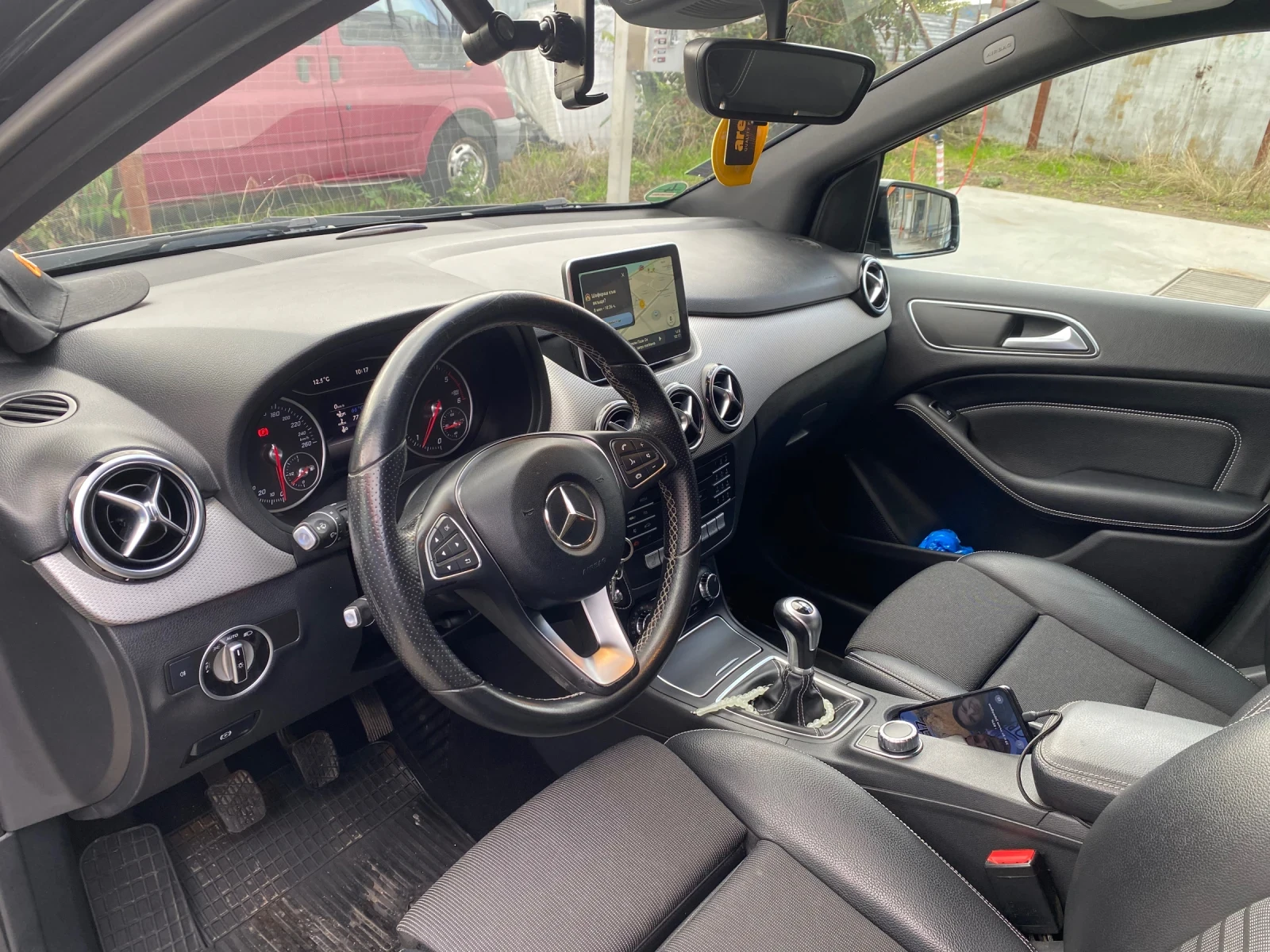 Mercedes-Benz B 220  - изображение 9