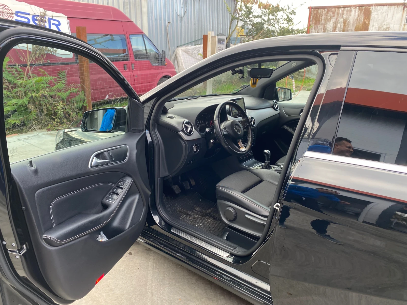 Mercedes-Benz B 220  - изображение 10