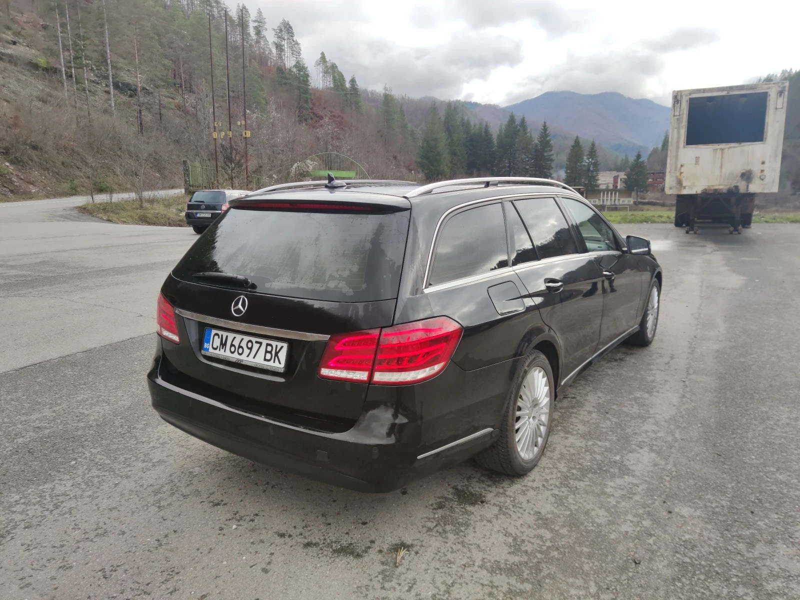 Mercedes-Benz E 220  - изображение 3