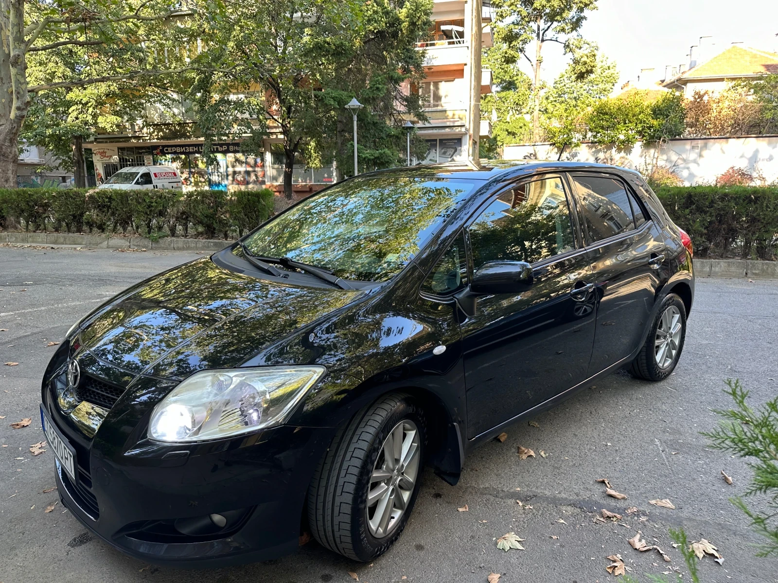 Toyota Auris 1.4  6 СК / Подгрев/ Печка - изображение 2