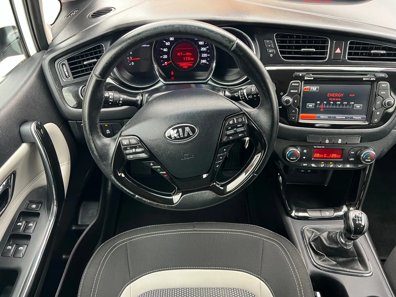 Kia Ceed 1.6D* 100%km* FACE-LIFT* 128ks* KAMERA* NAVI* LIZI, снимка 14 - Автомобили и джипове - 54033777
