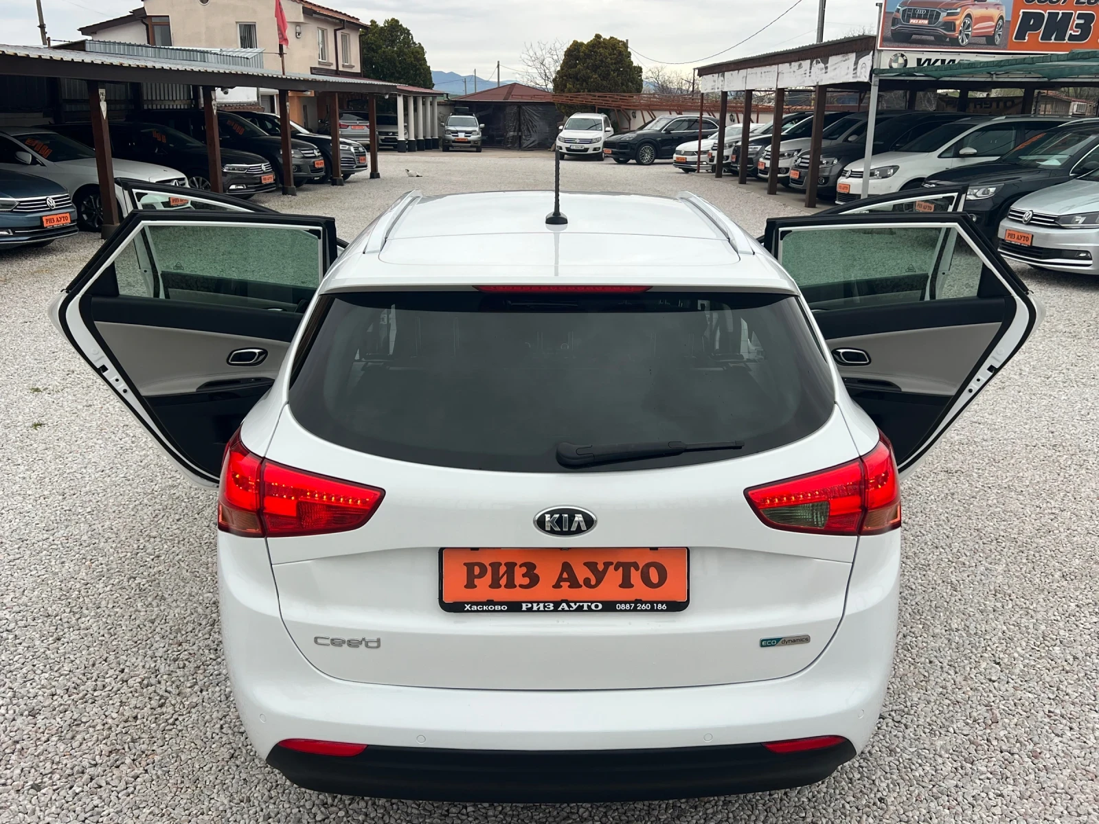 Kia Ceed 1.6D* 100%km* FACE-LIFT* 128ks* KAMERA* NAVI* LIZI, снимка 7 - Автомобили и джипове - 54033777