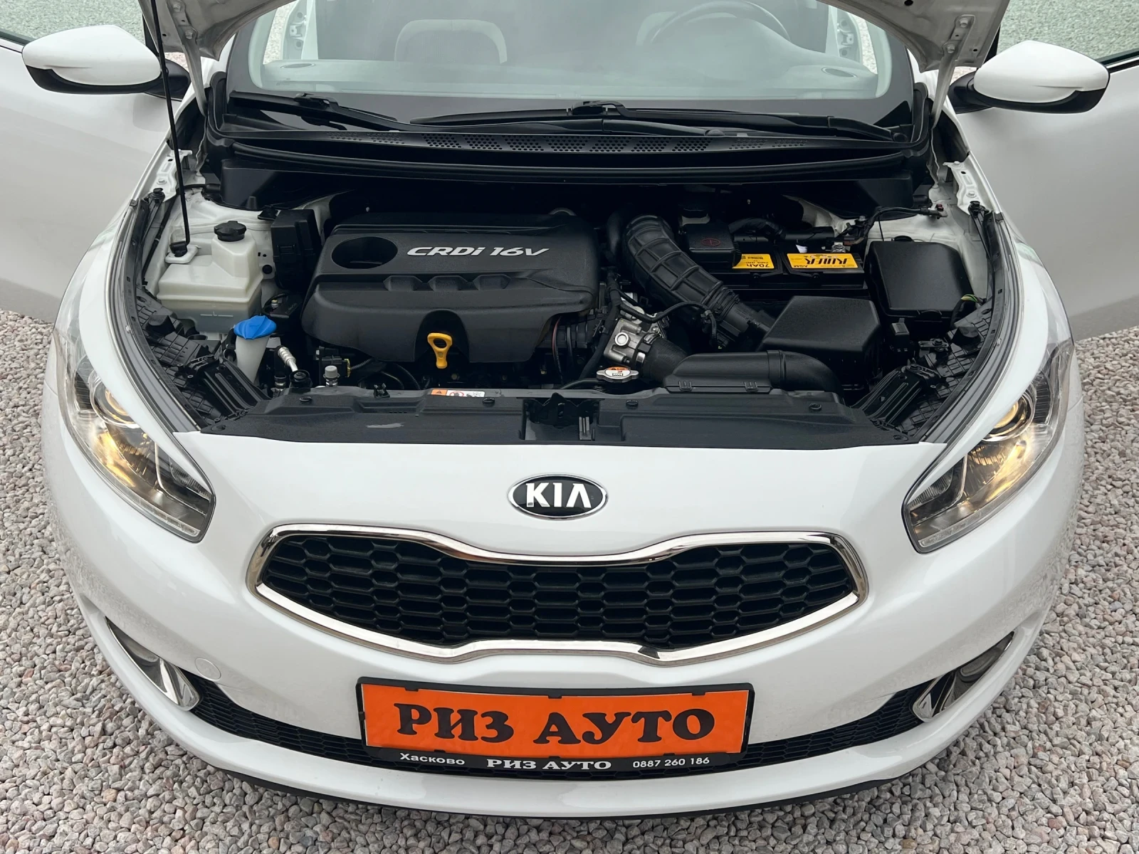 Kia Ceed 1.6D* 100%km* FACE-LIFT* 128ks* KAMERA* NAVI* LIZI, снимка 16 - Автомобили и джипове - 54033777