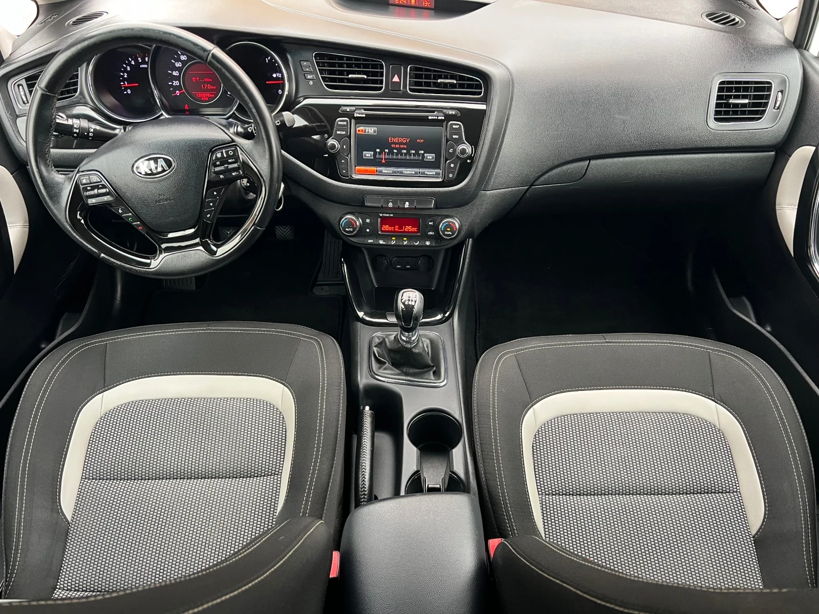 Kia Ceed 1.6D* 100%km* FACE-LIFT* 128ks* KAMERA* NAVI* LIZI, снимка 10 - Автомобили и джипове - 54033777