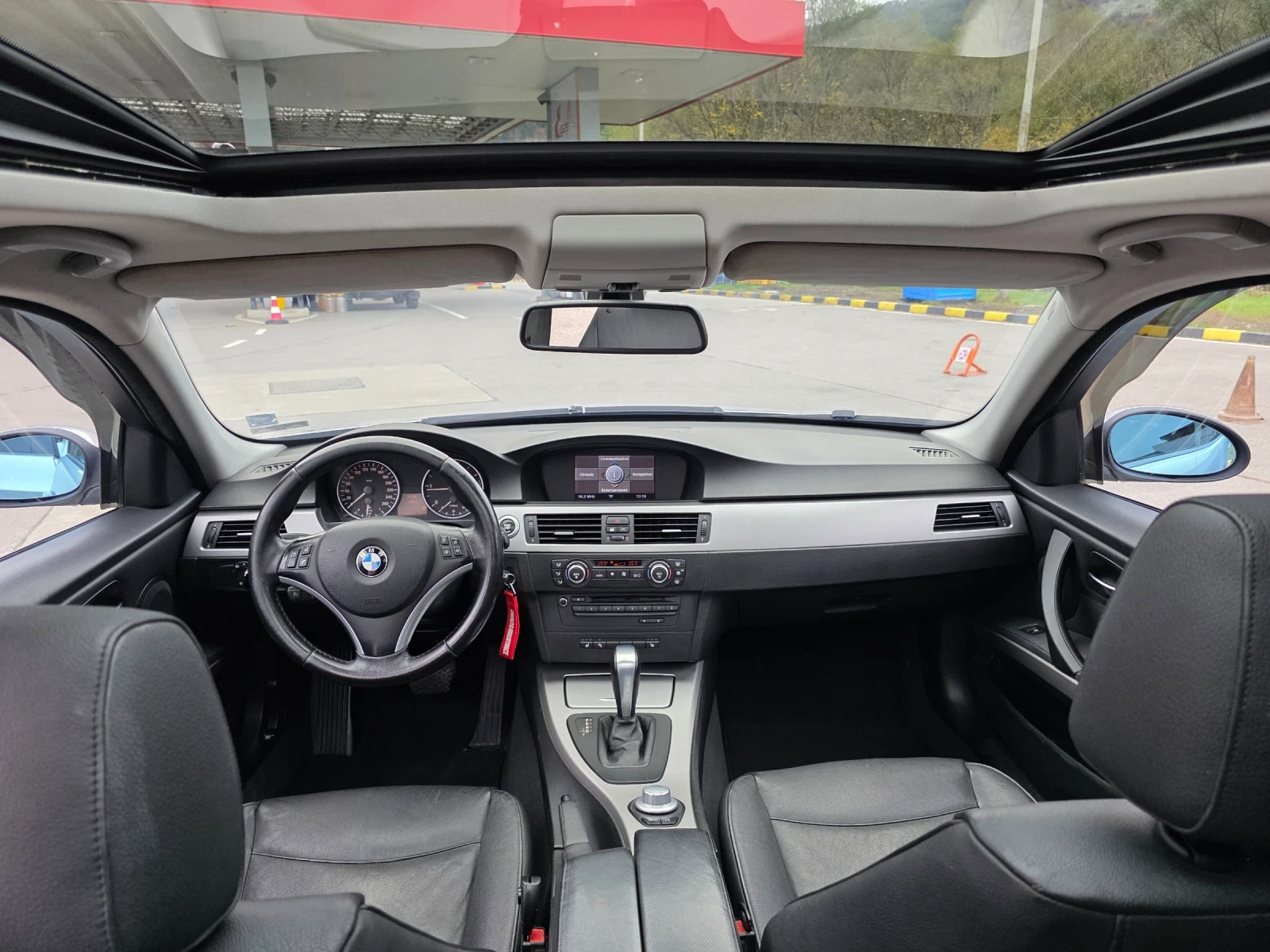 BMW 320 320D 163k.s., снимка 12 - Автомобили и джипове - 54384195