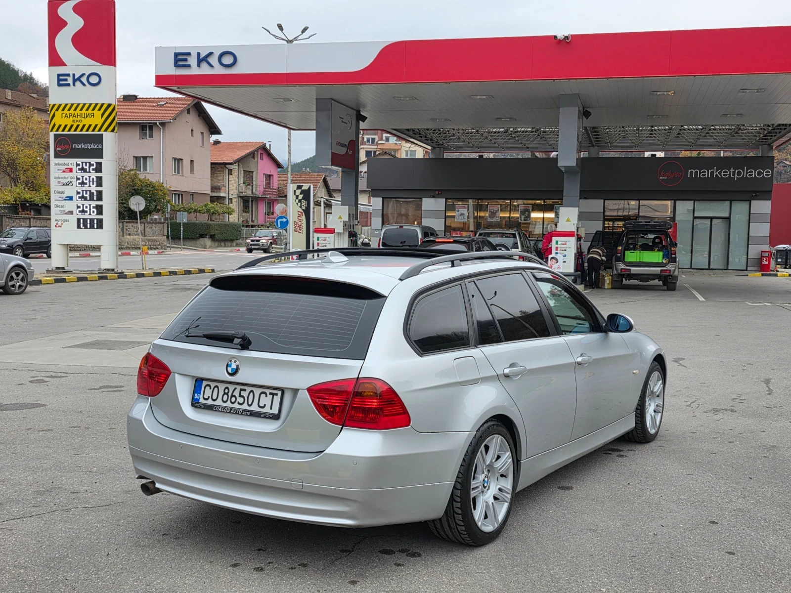 BMW 320 320D 163k.s., снимка 4 - Автомобили и джипове - 54384195