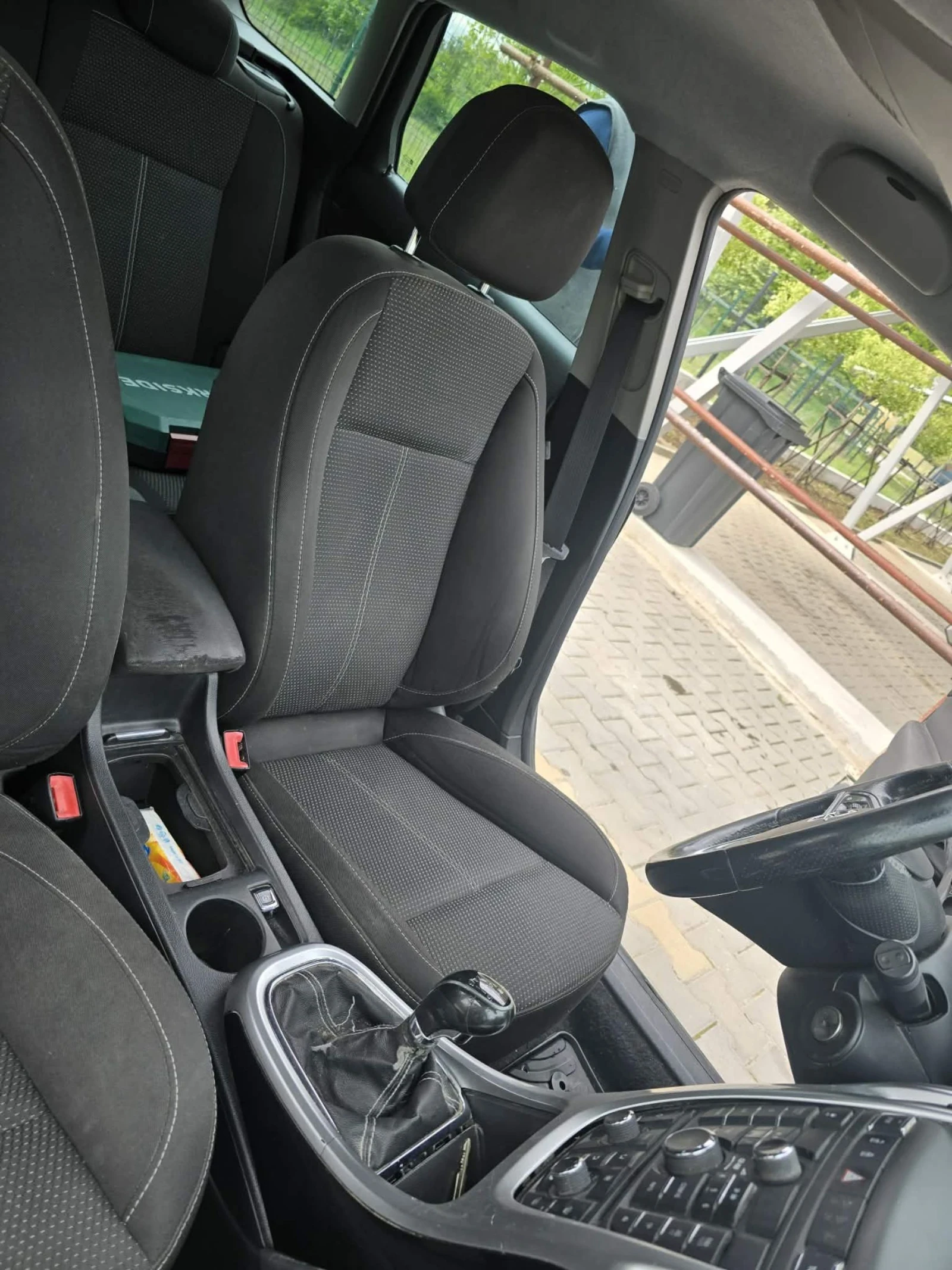 Opel Astra 2.0 CDTI SPORT Tourer , снимка 14 - Автомобили и джипове - 54515942