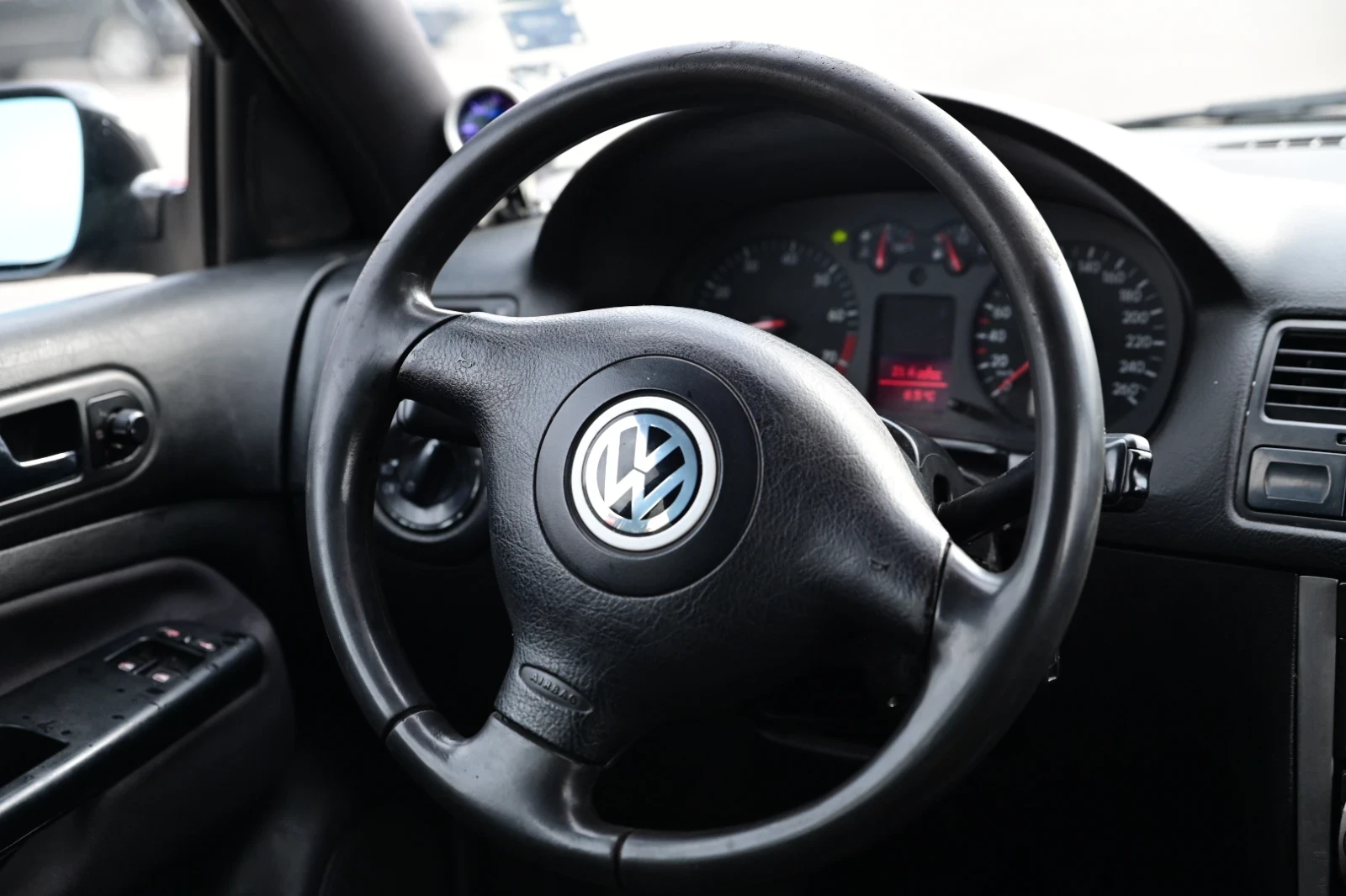 VW Golf 1.8т-350 к.с, снимка 13 - Автомобили и джипове - 54721166