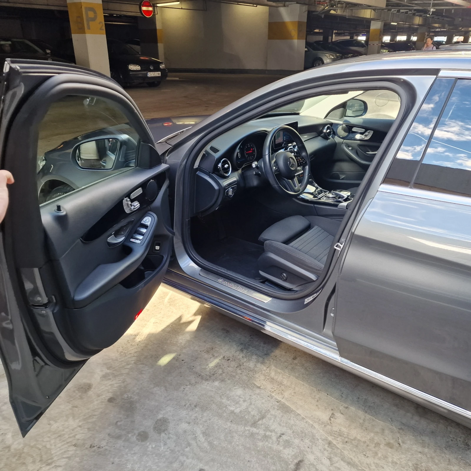 Mercedes-Benz C 220 4 MATIC, снимка 4 - Автомобили и джипове - 54760060