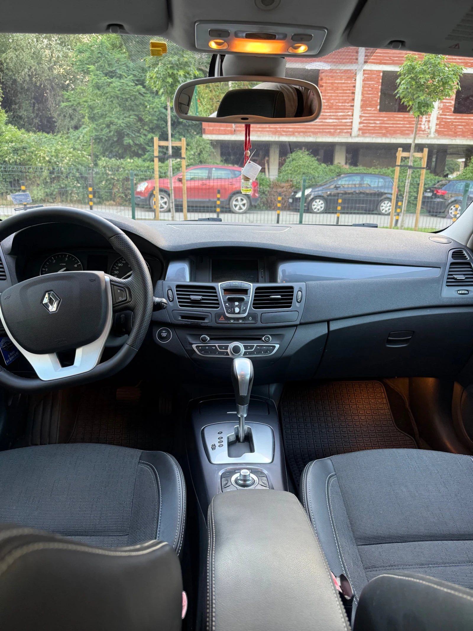 Renault Laguna, снимка 9 - Автомобили и джипове - 55105373